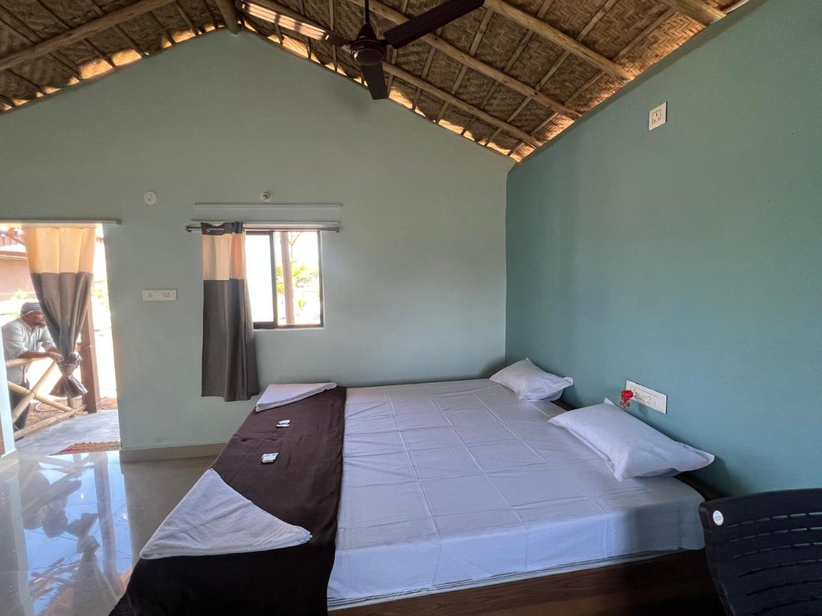 Hippie Land Hampi Hotel ภายนอก รูปภาพ