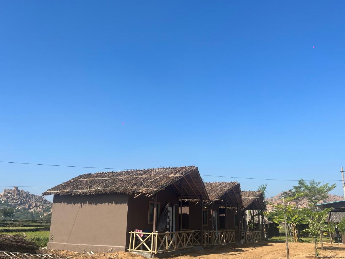 Hippie Land Hampi Hotel ภายนอก รูปภาพ