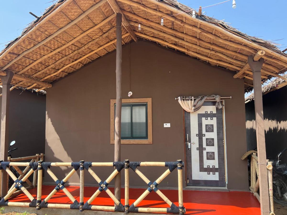 Hippie Land Hampi Hotel ภายนอก รูปภาพ