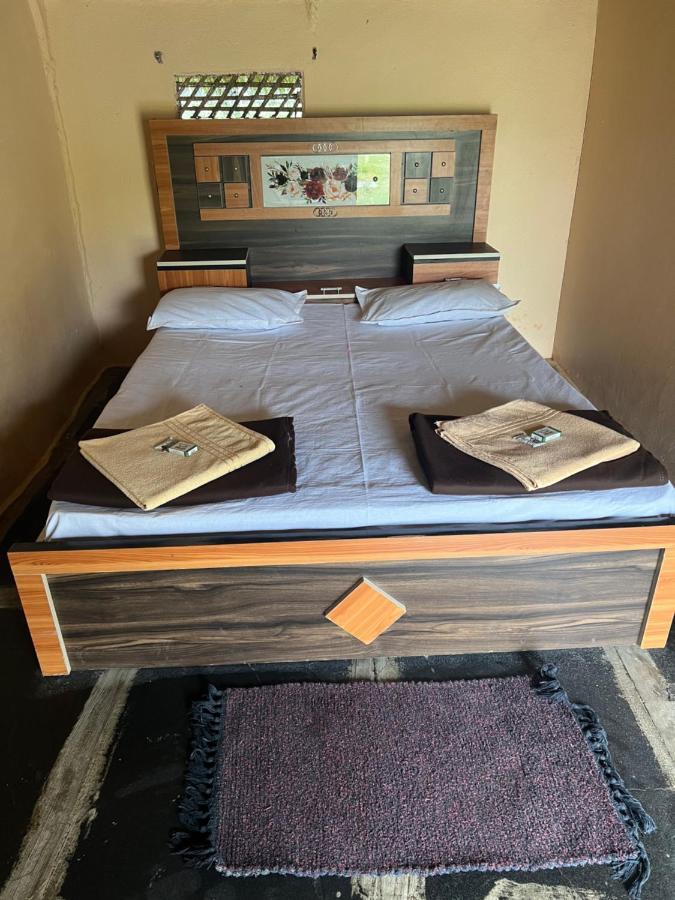 Hippie Land Hampi Hotel ภายนอก รูปภาพ