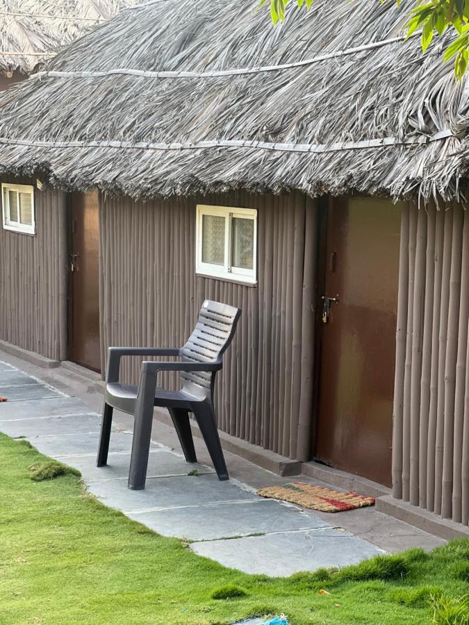 Hippie Land Hampi Hotel ภายนอก รูปภาพ