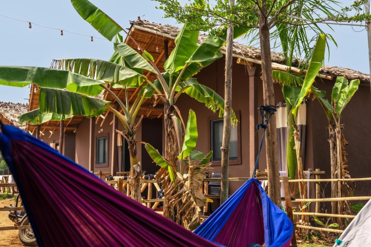 Hippie Land Hampi Hotel ภายนอก รูปภาพ