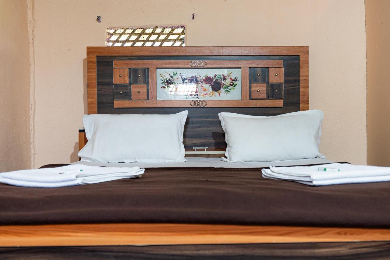 Hippie Land Hampi Hotel ภายนอก รูปภาพ